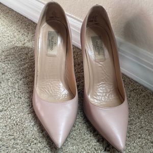 Valentino Garavani nude pumps size 37.5